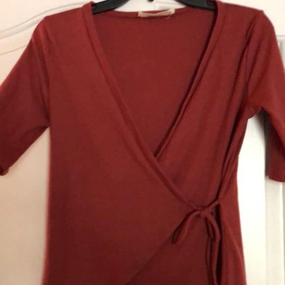 Top - Picture 2 of 2